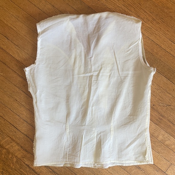 Light Yellow & White Linen and Eyelet Inset Top - Picture 13 of 15